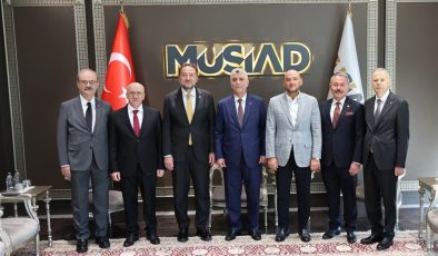 Ticaret Bakanı Ömer Bolat, MÜSİAD Yüksek İstişare Heyeti ile Bir Araya Geldi